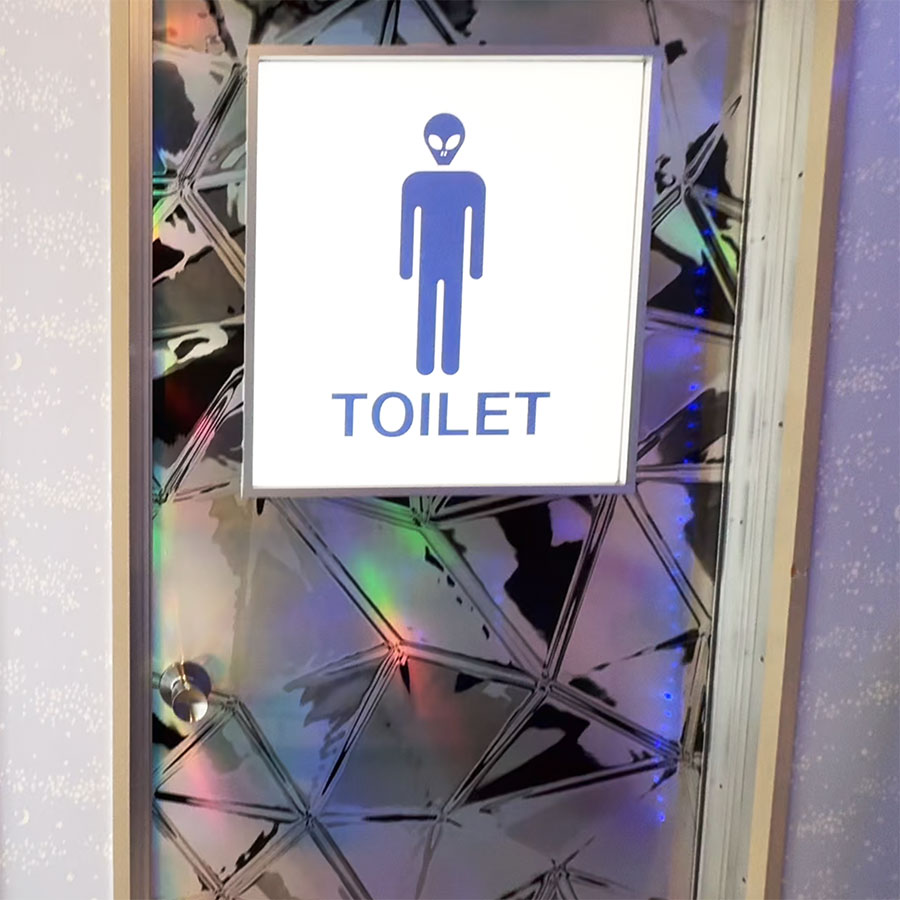 UFOの里/UFOふれあい館トイレ壁面ペイントbyユアサミズキ